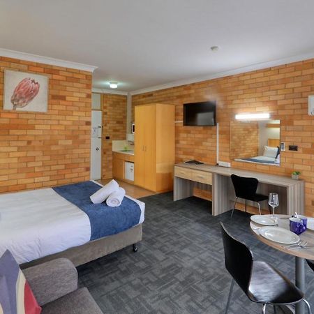 Court Street Motel Parkes Exterior foto