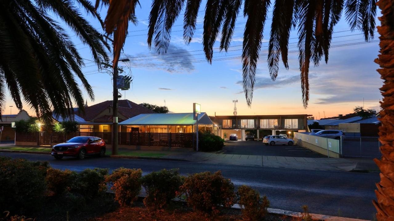 Court Street Motel Parkes Exterior foto