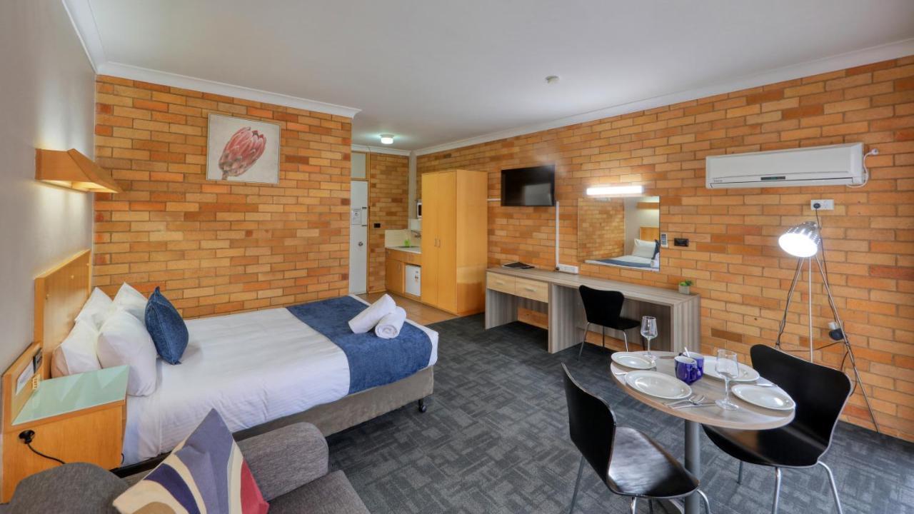 Court Street Motel Parkes Exterior foto